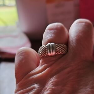 Elegant Silver Mesh Ring